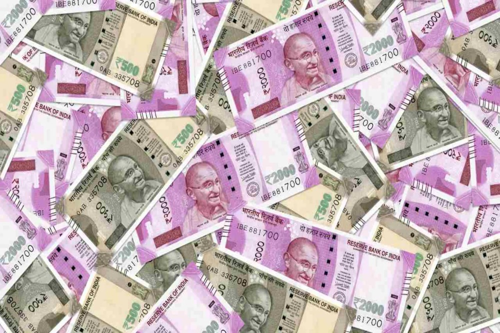 सोलापूर शिक्षण विभागात पुन्हा लाचखोरी;   वरिष्ठ सहाय्यक घनशाम म्हस्के २० हजार घेताना जाळ्यात